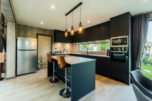 5-Bedroom Luxurious 5-Star Villa with Private Pool