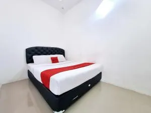 RedDoorz near Stasiun Kediri - 谏义里