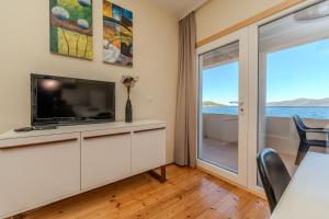 Family friendly seaside apartments Iz, Iz - 22025