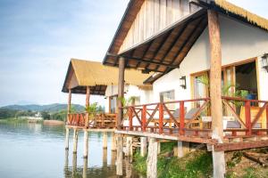 Sunset Nam Ngum resort