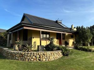 Beachside cottage with breathtaking views