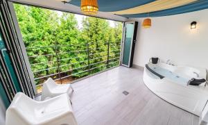 Pool and Villa Sorang