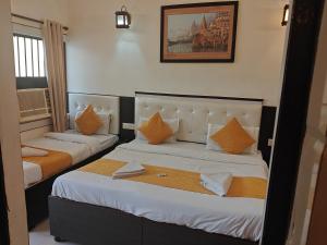 Hotel Sidhartha Walking Distance From TajMahal