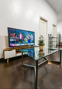 66F 1 BR Penthouse with 2 Balconies Panoramic View