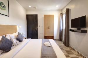 Hotel The Rasa Near Welcome Metro Station