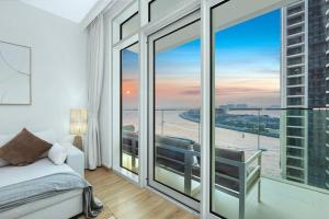 FIRST CLASS 1BR Stunning Marina & Palm View
