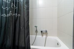 Flexible SelfCheckIns 114 - Zagreb - Bedroom - Loggia