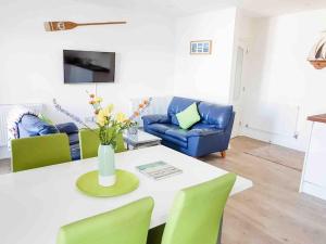 Hengistbury Reach with Jacuzzi hot tub