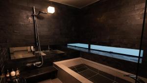 Tsumugi Tojihigashimonmae