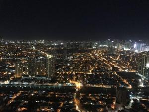 58F Minimalist Studio Panoramic View in Gramercy