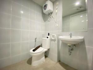 Luxury Spacious 3BR Apartment at Newton Residence Bandung By Travelio