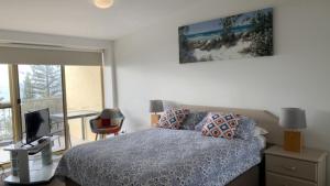 Unit 10 Sea Eagles Apartments