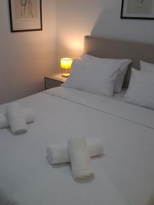 Meraki Apartment by Figleaf