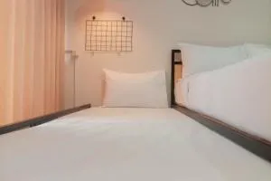 Cozy Studio at Patraland Amarta Apartment By Travelio - Ngemplak