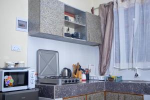 Derosa Studio Fig Tree Apartment