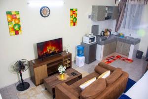 Derosa Studio Fig Tree Apartment