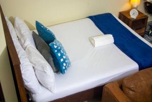 Derosa Studio Fig Tree Apartment