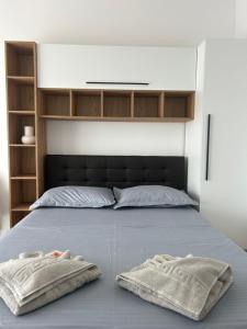 Elegant Studio with City Views - Prime Location - 02