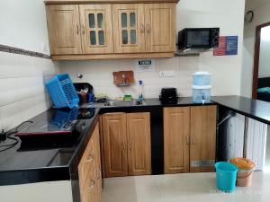 Seacoast Retreat- Lovely 2 BHK apartment with pool