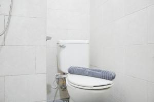 Compact Studio at Margonda Residence 1 Apartment By Travelio