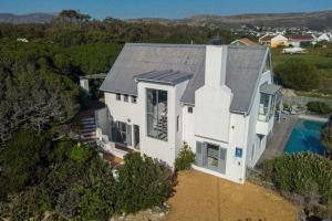 Coastal Charm Villa Kommetjie