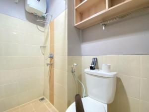 Beauty Studio No Kitchen at Easton Park Residence Jatinangor Apartment By Travelio