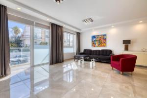 St Georges Bay Oasis Steps from the Beach