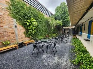 RYB Hostel Phuket - Ban Tha Khreng