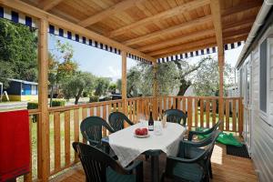 Albatross Mobile Homes on Camping Eden