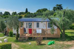 Albatross Mobile Homes on Camping Eden