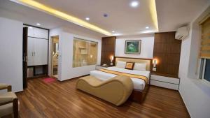 Sắc Màu Hotel Hn - by BAY LUXURY
