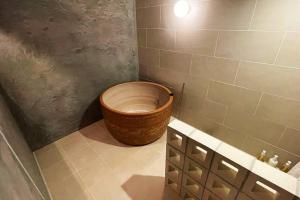 The Bath and Bed Obuse