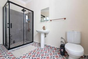 Soft and Historic 3BR Home w Iconic Haydarpasa View