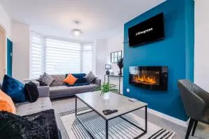 NEW! 3-Bed Home in Manchester by 53 Degrees Property, Ideal for Contractors & Business Stays, Sleeps 8! - 登顿
