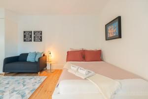 Urban Stylish Studio with Balcony