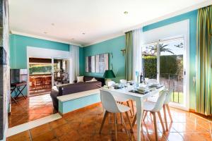 Fabulosa Olivera entre mar y montanas