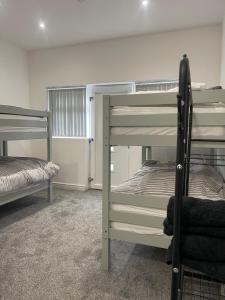 Ground Floor - Balmoral Stays - Apartment 2 - Sleeps 6 Free WiFi