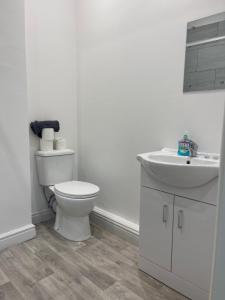 Ground Floor - Balmoral Stays - Apartment 2 - Sleeps 6 Free WiFi