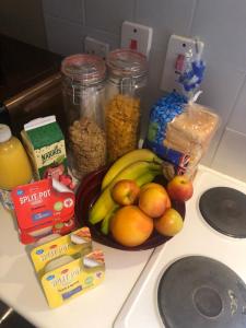 Nw2 Studio Flat mins to London