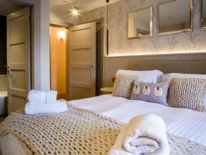 Arran Shores Luxury Shorefront Apartment 5