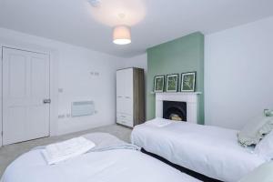Sleeps 4, Duplex Apartment, Long Term Disc