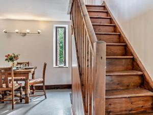 2 Bed in Cwmdu BN194