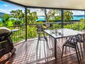 Heliconia 14 - Oceanviews and Buggy