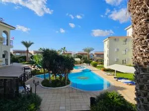 Seaside Two-Bedroom Apartment at Sunrise Beach Resort - Gastria