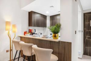 Luxury 1BR in Business Bay - Close to Dubai Mall, Burj Khalifa & City Sights