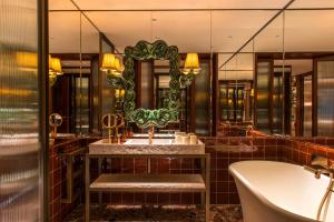 Brach Madrid - Evok Collection