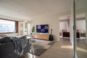 Moderni saunallinen asunto keskustassa ilmaisella parkkipaikalla - Numminen