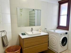 Fabulous Ocean & Cliff View