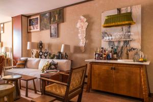 Brach Madrid - Evok Collection