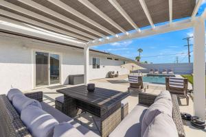 Desert Bliss Retreat by Rather Be Properties